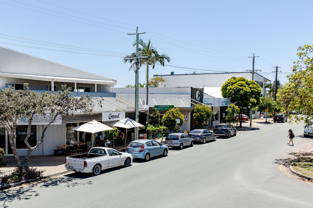 Coolum village cafés and shops a short stroll away